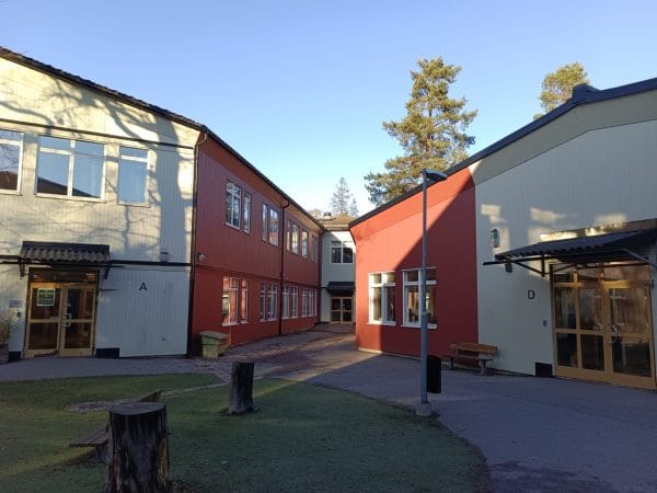 skolgård.